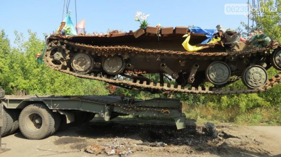 Подбитый т-64 возле села Пески