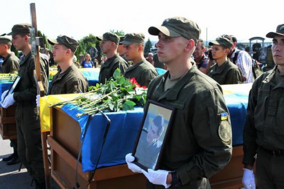 У Дніпрі попрощалися з трьома загиблими в 2014 році воїнами АТО