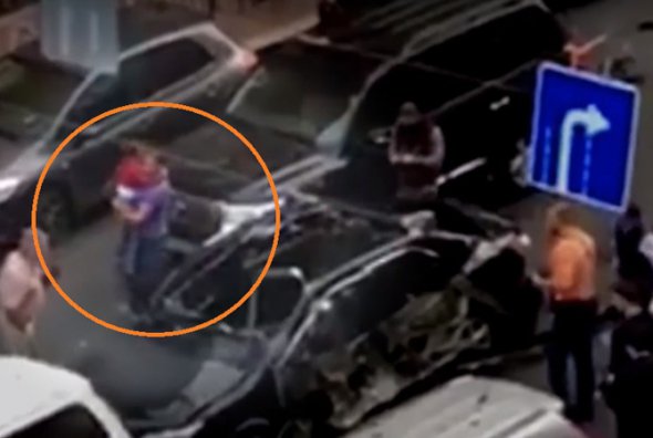 Виталий Пилипчук спас 7-летнюю девочку с авто, которое взорвалось на Бессарабке
