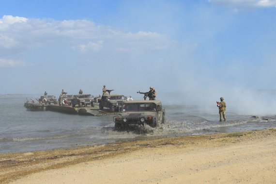 Морские пехотинцы на обучение в портуах города Черноморск и Одесса
