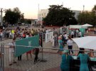На День міста окупанти влаштували жителям міста Керч свято за високою металевою огорожею