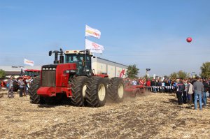 Agroexpo має полігон для тестування тракторів та іншої сільськогосподарської техніки в умовах, наближених до польових. Він займає 60 тисяч квадратних метрів. Також можна побачити під час роботи будівельну техніку і навантажувачі