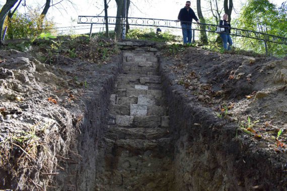 За формою цегли фахівці припускають, що це мур XIV століття