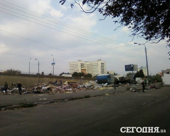 В Киеве состоялся погром возле рынка "Юность"