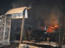 Будівля ресторану та 2 альтанки вигоріли вщент цієї ночі у Дніпрі