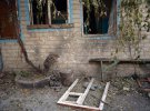 Последствия обстрела Марьинки - разбитые дома, выбитые стекла и напуганные люди