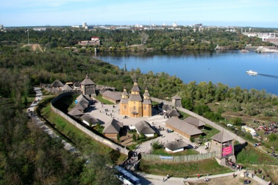 Хортица - остров с богатой историей, который считается колыбелью Запорожской.