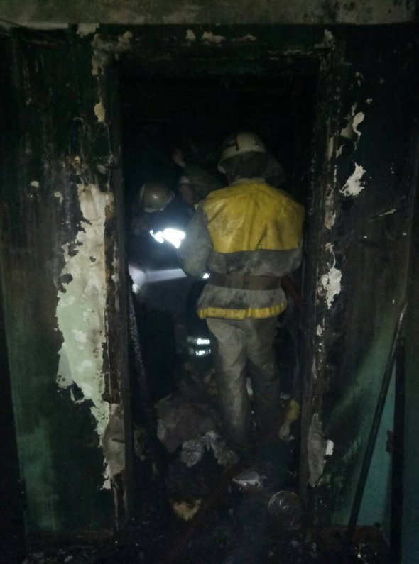 9-річна дівчинка загинула під час пожежі в квартирі. Її мати та баба вистрибнули з вікна