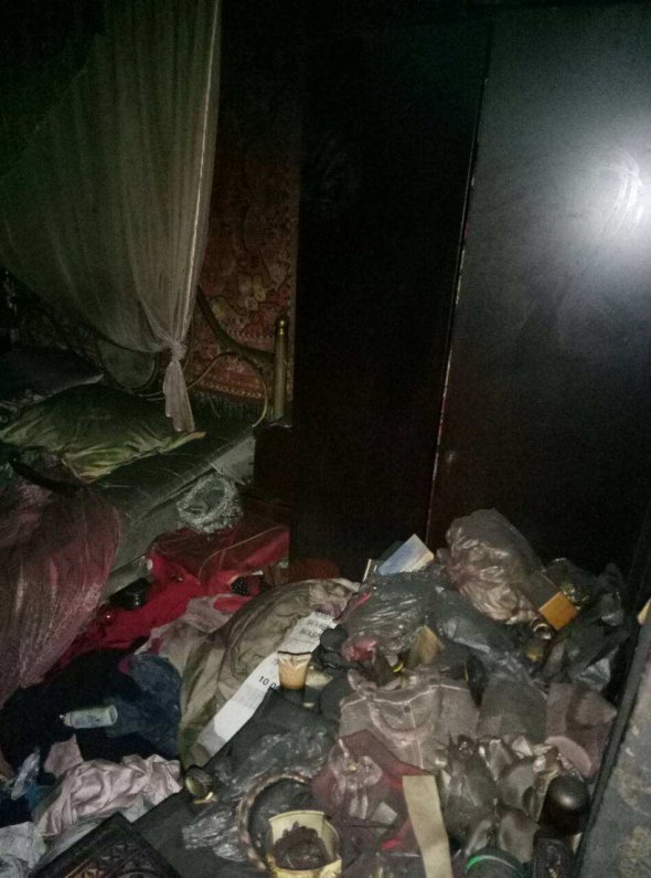 9-річна дівчинка загинула під час пожежі в квартирі. Її мати та баба вистрибнули з вікна