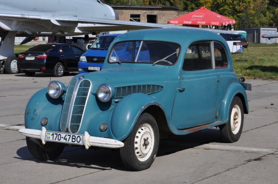 На 15 га Державного авіаційного музею виставили понад 900 одиниць техніки