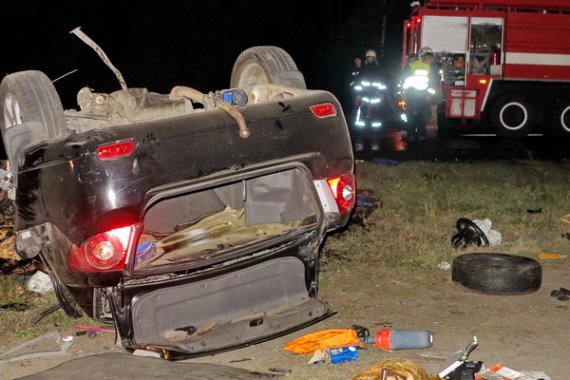 Фрагменти обох автомобілів розлетілися по дорозі на кілька десятків метрів