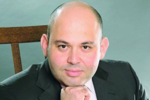 Михайло Бінусов працював у департаменті житлово-комунального господарства Черкаської міської ради. Мав завдання — побороти корупцію в департаменті