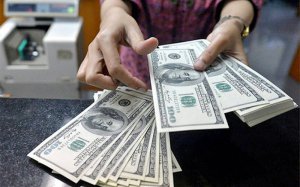 НБУ сьогодны встановив курс гривні до долара на рівні 26,65 грн. Фото: www.lcmedia.com.ua