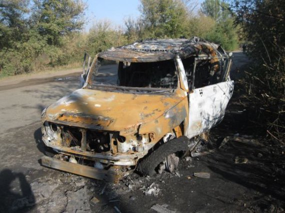 На окраине Волчанский ночью неизвестные обстреляли джип toyota FJ Cruiser С гранатомета