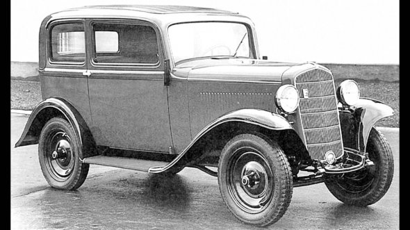 Opel P4 - один из первых массовых немецких автомобилей. Это машина из семейства доступных довоенных машин