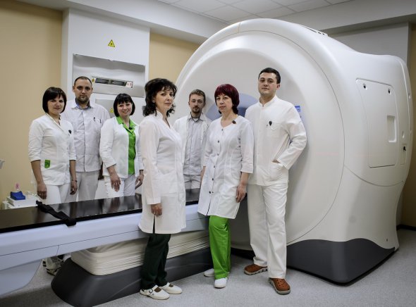 Единственная в Украине клиника "Украинский Центр Томотерапии", где доступен наиболее совершенный и эффективный вид лучевой терапии - томотерапия, открылась в Украине в 2015 году