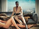 Провокаційна реклама відомого бренду: голих чоловіків "принизили" дівчата в ділових костюмах