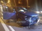 У столиці автомобіль в'їхав у евакуатор