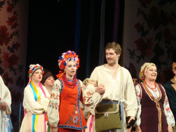 Роман Луцкий на сцене иванофранковского театра имени Ивана Франко