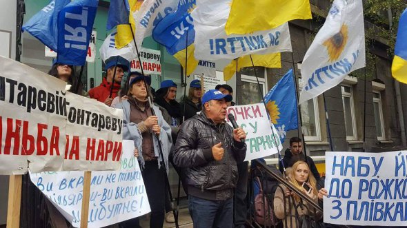 Лідер партії "За життя" Вадим Рабінович, заявив, що Україні необхідні перевибори