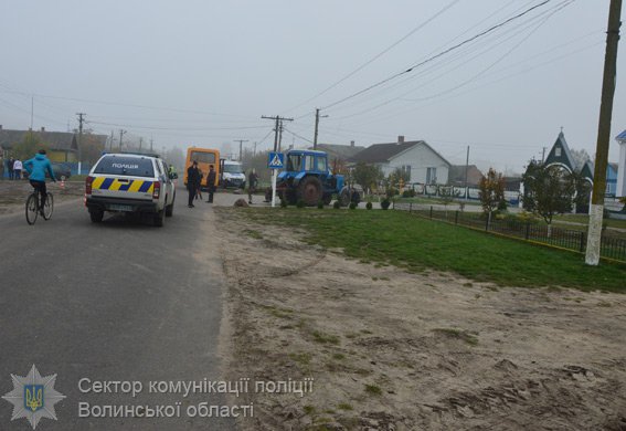 6-річну дитину переїхав трактор, коли переходила дорогу по "зебрі"