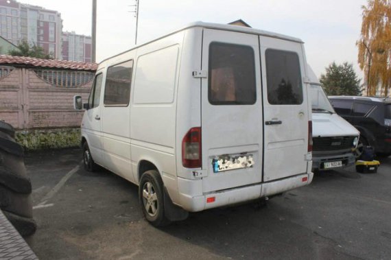 Под Киевом бандиты похитили микроавтобус у водителя