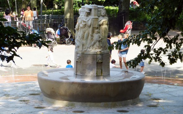 Мемориал Лоуб в Нью-Йорке
