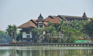 Фото отеля Kandawgyi Palace Hotel до пожара