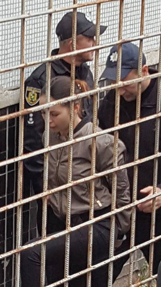 Олену Зайцеву привезли до суду для розгляду їй міри запобіжного заходу