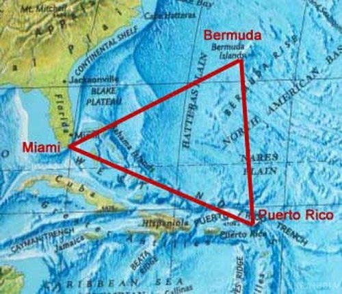 Бермудський трикутник -  територія, розташована між Бермудськими островами, Пуеро-Ріко та південною Флоридою.