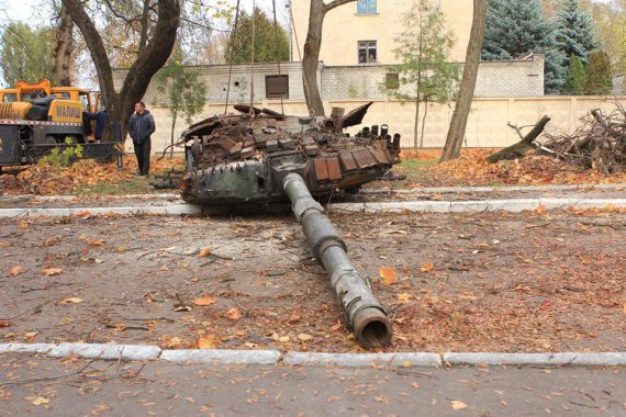 Подбитый Т-72 на Донбассе станет памятником в Чернигове