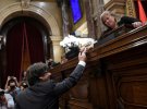 Глава Каталонии Карлес Пучдемон отдает свой голос за независимость