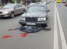 В ужасной аварии пешеход погиб под колесами двух авто. 