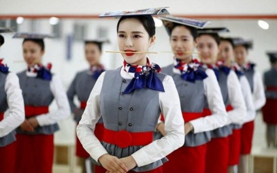 Так готують стюардес у коледжі цивільної авіації провінції Сичуань 