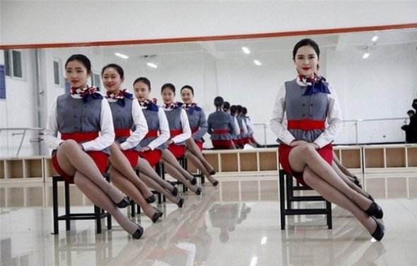 Так готовят стюардесс колледжа гражданской авиации провинции Сычуань
