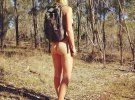 Бодіпозитивні фото голої мандрівниці з Австралії