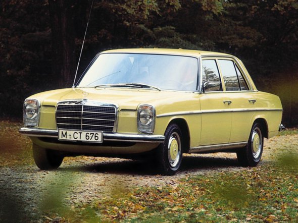 Этот Mercedes-Benz 240D 1976 г. проехал 4,5 млн.км