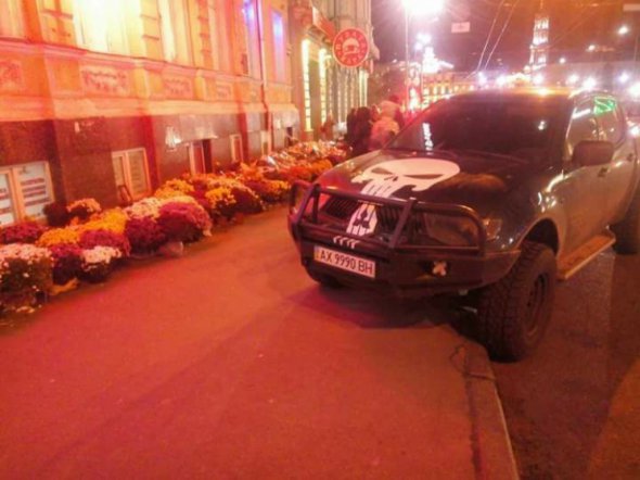 В Харькове водитель припарковался на тротуаре, где погибли пять человек