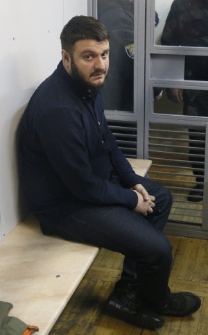Олександр Аваков у Солом’янському суді Києва чекає на рішення про запобіжний захід 1 листопада. Його затримали днем раніше у столиці