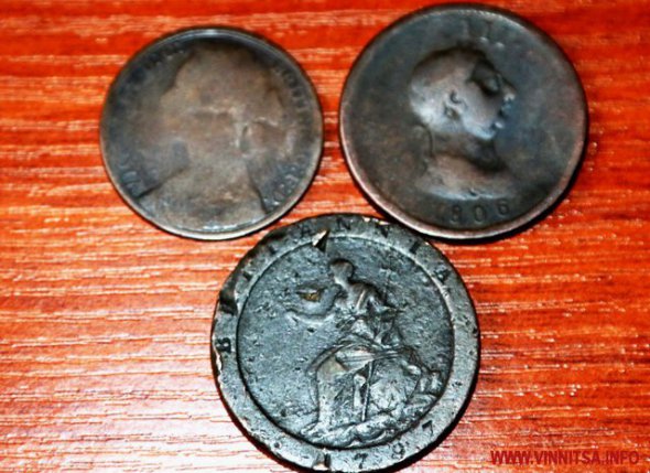 В Винницком кинотеатре случайно нашли монеты, которым более 200 лет
