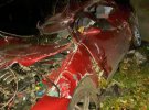 28-річний водій автомобіля  Mazda не впорався з керуванням та в'їхав у  у дерево та будинок. Загинув на місці разом із 17-річною пасажиркою