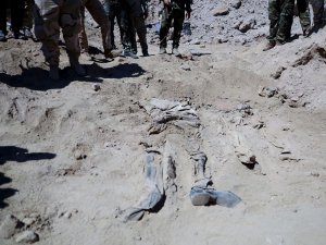 Масові поховання в результаті масової різанини  були виявлені, коли іракські сили повернулися в цей район у 2015 році. 