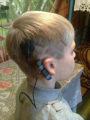 Андрей Павлюк  нуждается в  замене слухового импланта. Если его не заменить до  декабря 2017 года  - мальчика ждет полная глухота