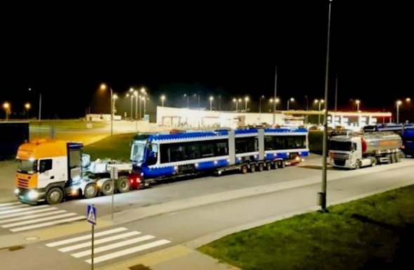 Польская компания Pesa отправила в Киев четыре новых трамвая