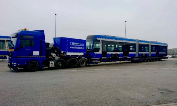Польская компания Pesa отправила в Киев четыре новых трамвая