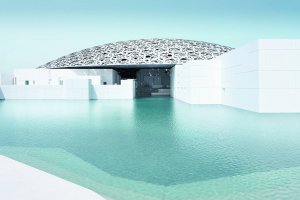 Музей ”Лувр Абу-Дабі” спорудив у сухому доку в Об’єднаних Арабських Еміратах архітектор Жан Нувель. Купол утворюють 7850 алюмінієвих зірок, крізь які пробивається сонячне світло