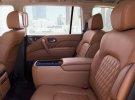 Новый Infiniti QX80 сохраняет знакомый массивный дизайн и двухобъемный профиль.