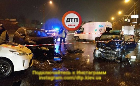 В понедельник вечером, 13 ноября, в Киеве произошла автомобильная авария