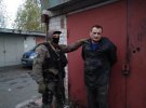 Оперативники затримали  п'ятеро громадян Грузії, які  із застосуванням зброї та насилля відібрали у подружжя сумку із великою сумою 
