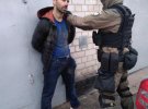 Оперативники задержали пятерых граждан Грузии, которые с применением оружия и насилия отобрали у супругов сумку с крупной суммой
